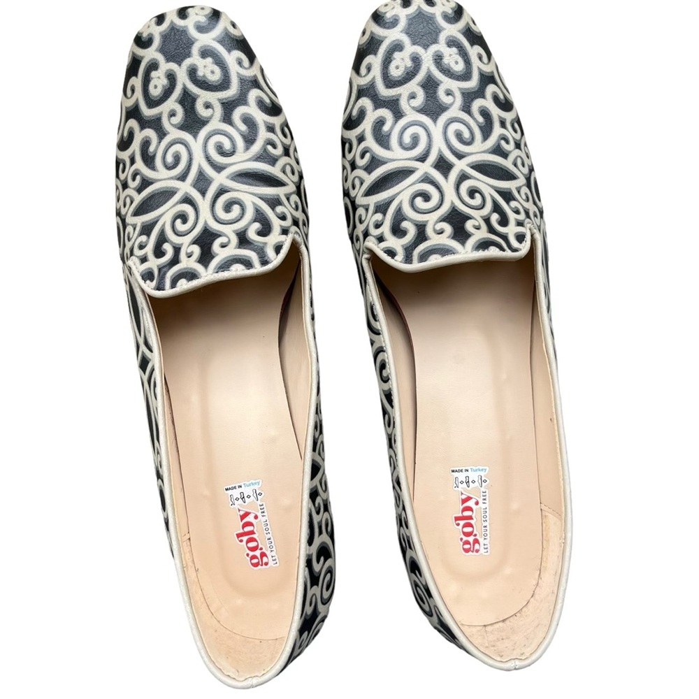 Goby White and Black Filigree Loafer Size EU 41